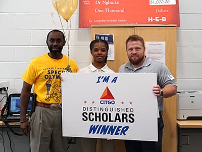 Distinguished Scholar Recipient