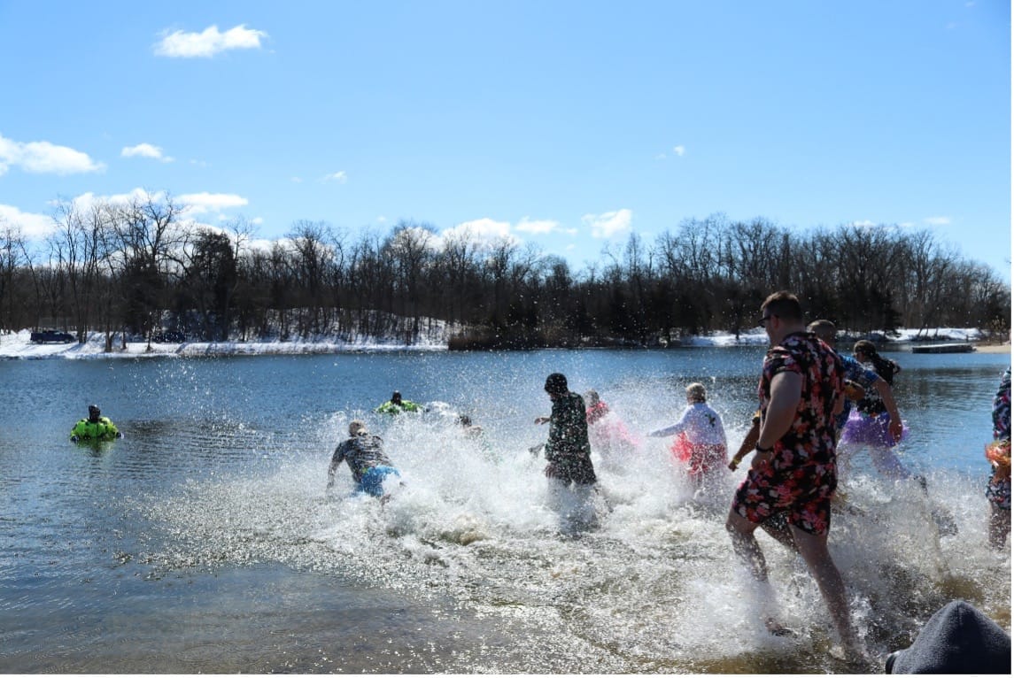 CITGO Team takes the plunge for Special Olympics Illinois at the Braidwood Recreation Club